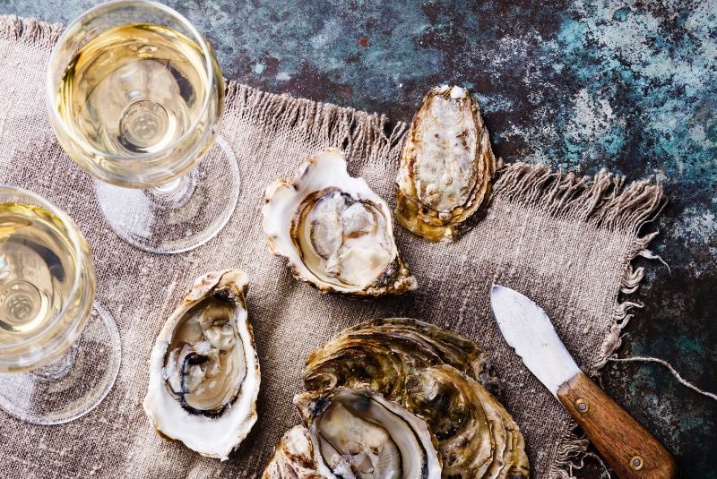 All the Best Places for Oysters on Long Island | Menhaden