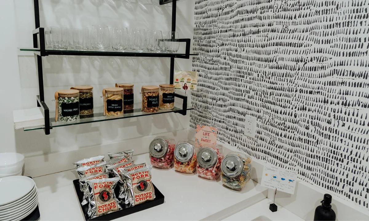 Gallery with snacks at the Menhaden